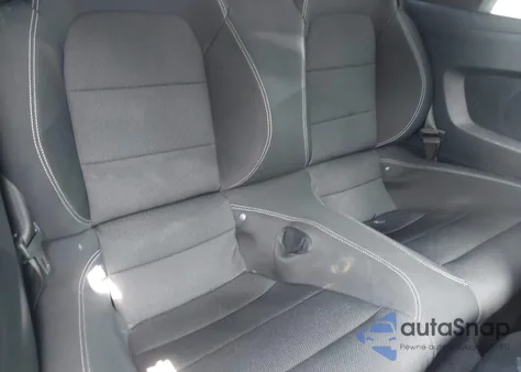 2015 Ford Mustang V6 z USA, uszkodzony, nr VIN 1FATP8EM0F5330497